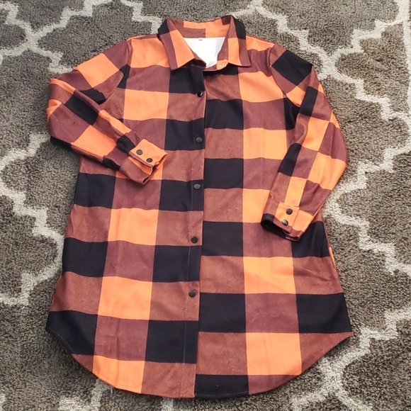 ❌❌SOLD❌❌ Color Block Print Long Shirt - Picture 2 of 7